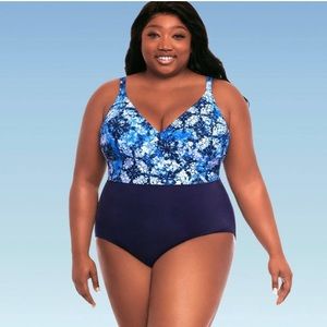 NWT slimming control swimsuit